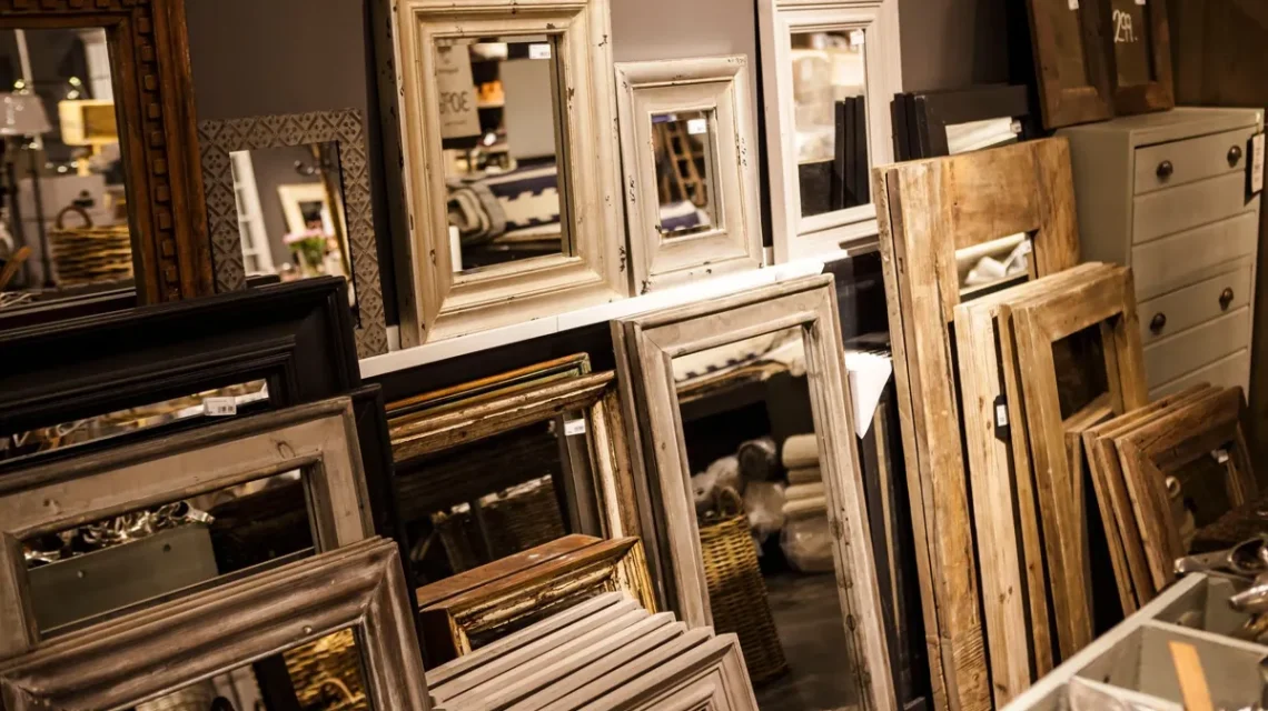 poser un miroir lourd
